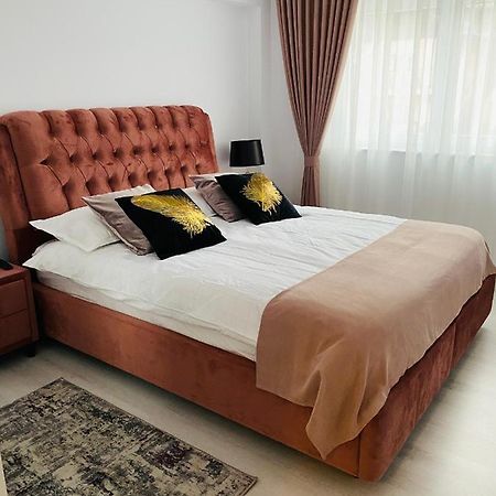 Luxury Queen Câmpulung Moldovenesc Exterior foto